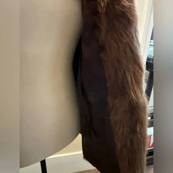 Elegant Brown Fur Coat - Picture 10 of 16